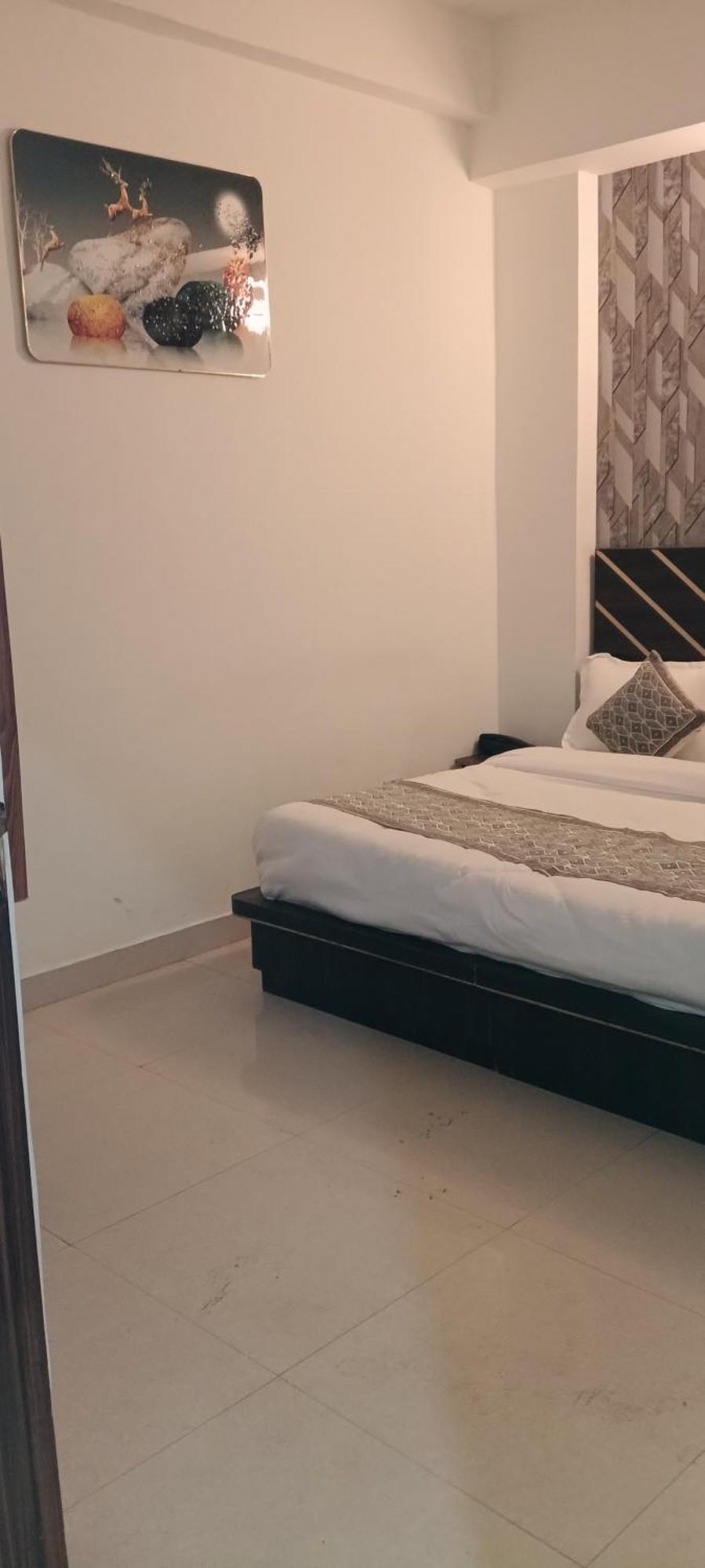 Hotel Blue Heaven Oyotownhouse กาเซียบัด ภายนอก รูปภาพ